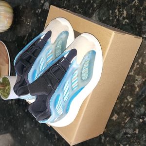 Toddler Yeezy 700 V3